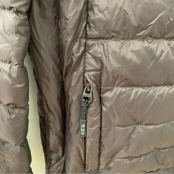 Women’s Tumi Pax Down Puffer Packable Jacket Size Medium Outerwear Lightweight - Picture 4 of 16